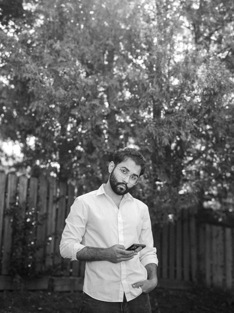 صورة بورتريه للمحلل الكبير أحمد الرفاعي
